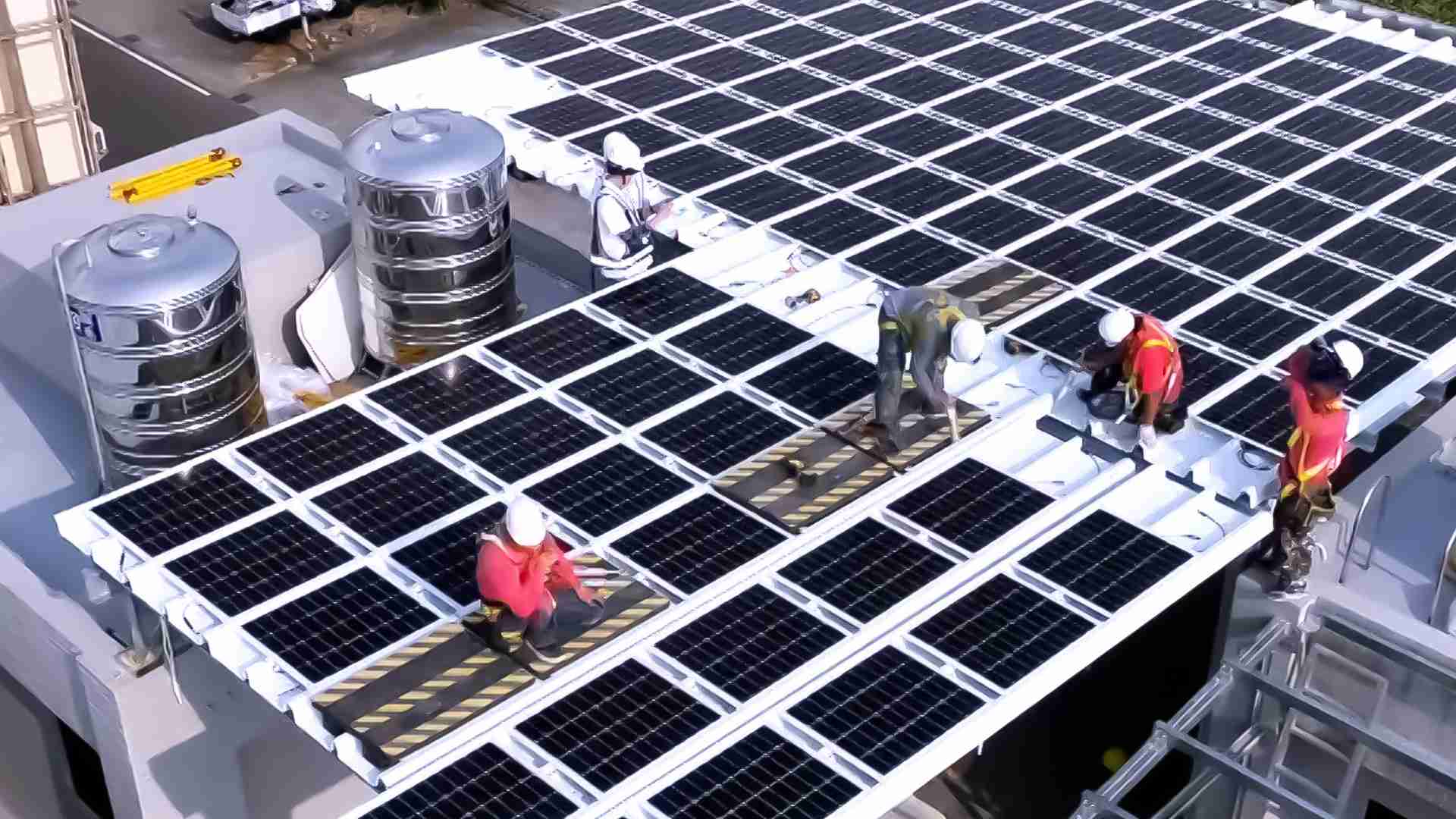 优游UB8着力于替代能源之技术研发，，如光电浪板的相关制程、、设备与产品，，其中所开发之光电整合型浪板，，减少传统金属支架安装，，，，更提升耐候度，，，可广泛运用于多元场域，，，，并辅助建筑达到净零碳排目标